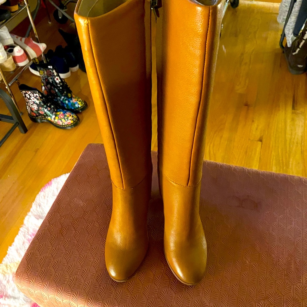 Justin tan Kenneth Cole size 71/2 leather boots